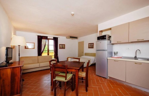 Piombino Apartment | Apartment at Piombino with sea beach