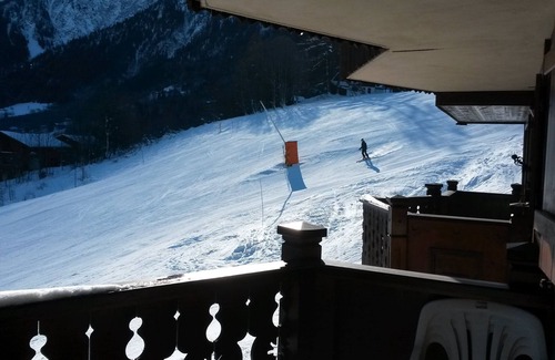 Les Houches Apartment | Apartment at the foot of the slopes with heated pool