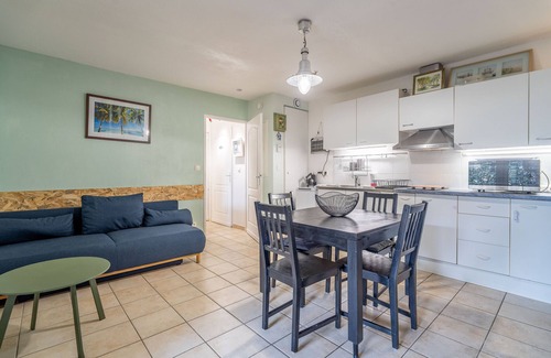 Narbonne-Plage Apartment | Apartment 'Avec Jardin Et Piscine' with Shared Pool, Private Terrace and Wi-Fi