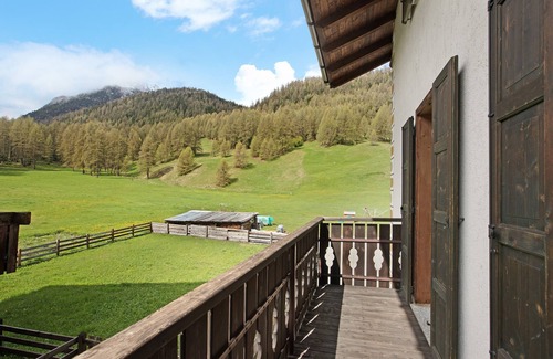 Livigno Apartment | Apartment 'Bait Dal Cucù App Plascianet' with Mountain View, Shared Garden and Wi-Fi