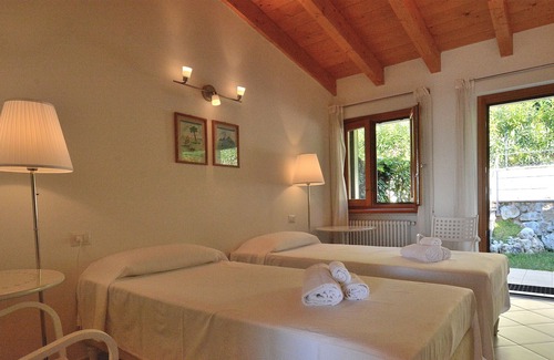 Albisano Apartment | Apartment Bardino with Pool and Lake View