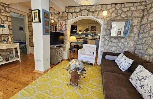 Njivice Apartment | Apartment Barbara with sea view