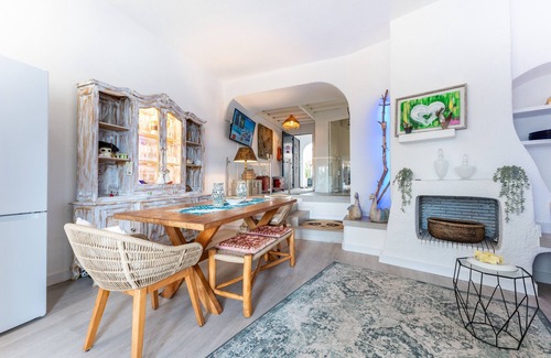 Cabopino Apartment | Apartment 'Beautiful Frontline' with Shared Pool, Wi-Fi and Air Conditioning
