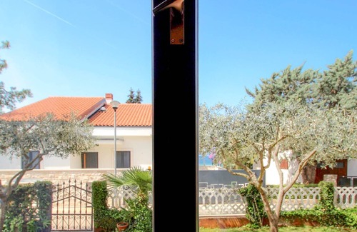 Dajla Apartment | Apartment Boris located in small village Dajla only 40m to the beach