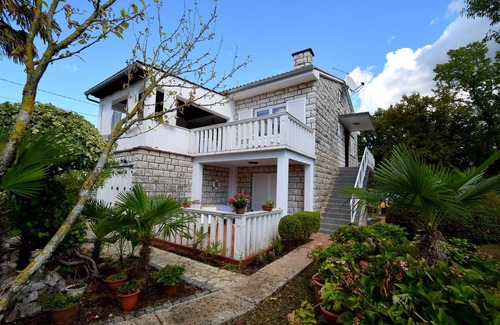 Malinska-Dubasnica Apartment | Apartment Borosak near the Beach