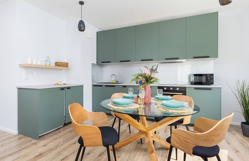 Bronowice Apartment | Apartment Bronowicka by Renters