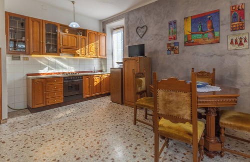 Castiglione d'Orcia Apartment | Apartment 'Casa Raffaello' with Balcony and Wi-Fi