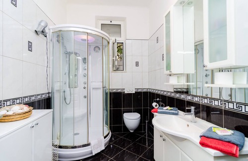 Gruz Apartment | Apartment Caceris