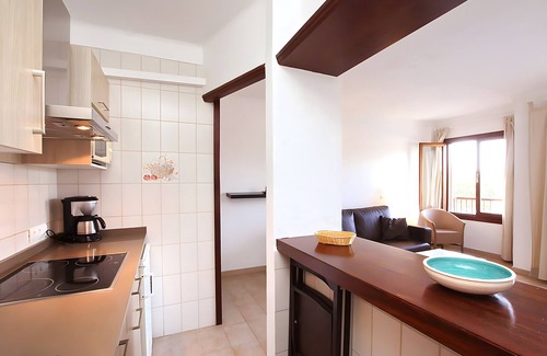 Cala Figuera Apartment | Apartment 'Cala Figuera 4b' with Sea View, Balcony and Wi-Fi