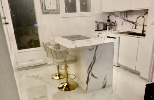 Prado - Republique Apartment | Apartment 'Cannois Avec Rooftop' with Sea View, Private Terrace and Wi-Fi