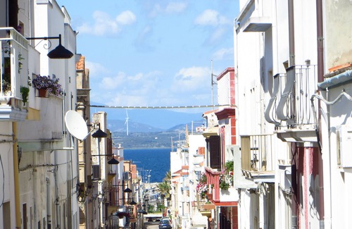 Calasetta Apartment | Apartment 'Casa Di Design A' with Private Terrace, Wi-Fi and Air Conditioning