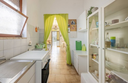 Roca Vecchia Apartment | Apartment 'Casa Eleonora' with Private Terrace, Private Garden and Air Conditioning