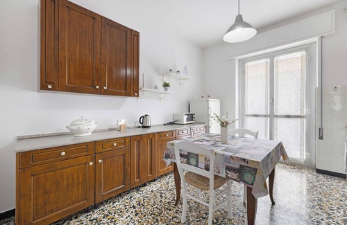 Vado Ligure Apartment | Apartment 'Casa Grace - Casa Al Mare' with Mountain View, Balcony and Wi-Fi