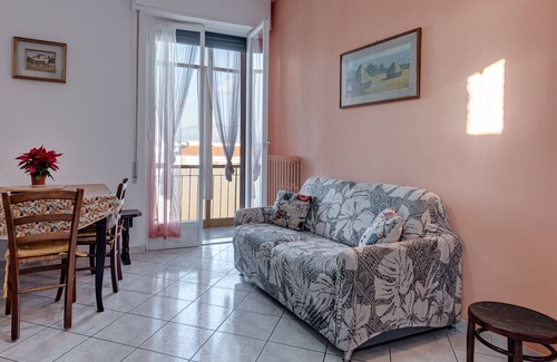 Isolotto Apartment | Apartment 'Casa Rosanna' with Private Terrace and Wi-Fi