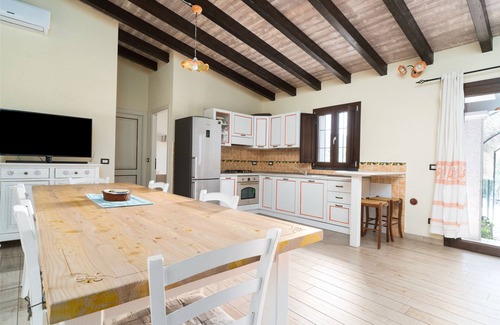 Dorgali Apartment | Apartment Casa Sole with Mountain View, Wi-Fi, Garden & Terrace