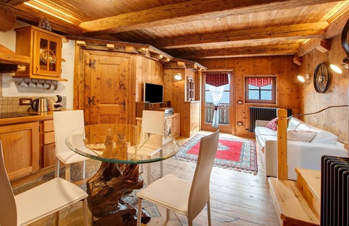 Valdisotto Apartment | Apartment 'Chalet Del Cuore' with Mountain View, Private Garden and Wi-Fi