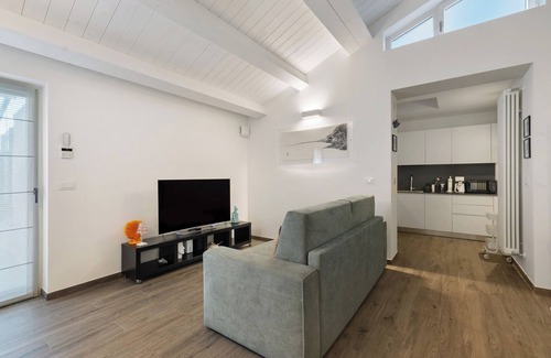 Sestri Levante Apartment | Apartment 'Cinema Boutique' with Balcony, Wi-Fi and Air Conditioning