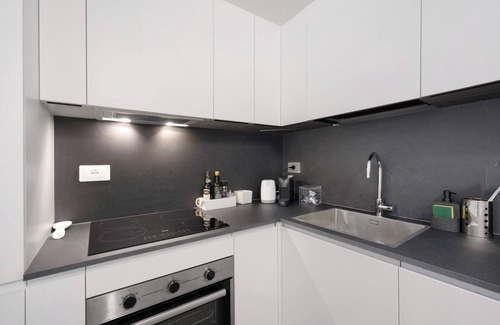 Sestri Levante Apartment | Apartment 'Cinema Boutique' with Balcony, Wi-Fi and Air Conditioning