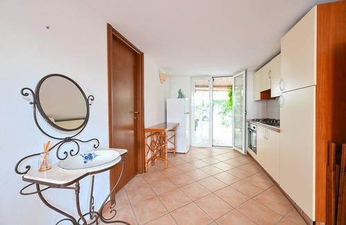 Succhivo Apartment | Apartment-Classic-Ensuite with Shower-Garden view