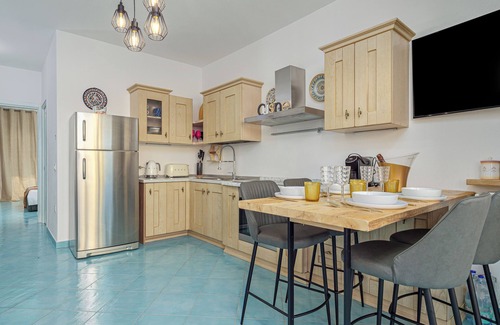 Golfo Aranci Apartment | Apartment 'Colombo' with Sea View, Wi-Fi and Air Conditioning