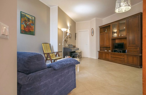 Aspra Apartment | Apartment 'Conchiglia Bianca' with Private Terrace, Wi-Fi and Air Conditioning