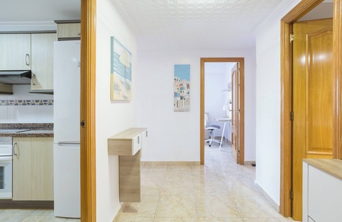 Daimuz Apartment | Apartment 'Daimuz Holidays' with Sea View, Balcony and Wi-Fi