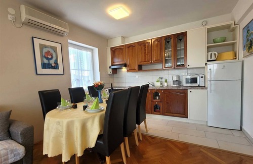 Sveti Anton Apartment | Apartment Danica with Balcony