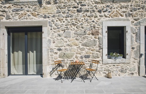 La Tour Apartment | Apartment 'De Charme - La Tour' with Private Terrace and Wi-Fi