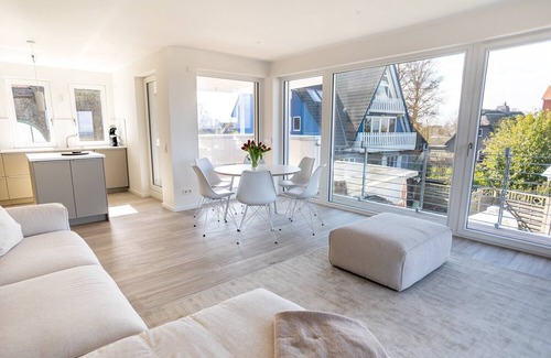 Kalifornien Apartment | Apartment 'Ferienwohnung Backbord' with Sea View, Shared Garden and Wi-Fi