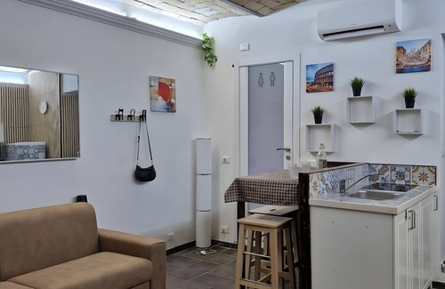Pigneto Apartment | Apartment 'Delightful Pigneto' with Wi-Fi and Air Conditioning