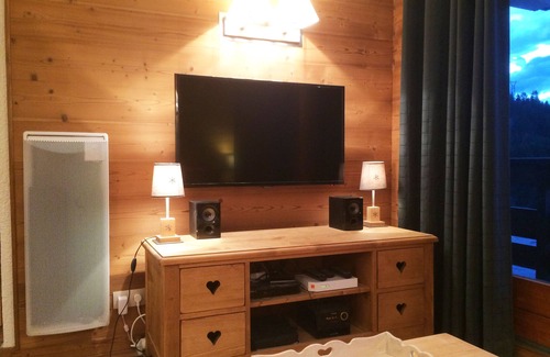 Meribel-Mottaret Apartment | Apartment ,Direct access to the slopes,4-6 persons,35 m2,beautiful view,wifi