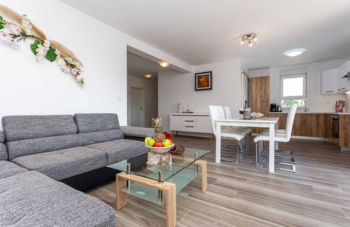 Porat Apartment | Apartment Doris 1 with Seaview