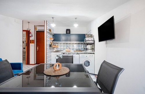 Municipio 1 Apartment | Apartment 'Due Passi' with Sea View, Wi-Fi and Air Conditioning