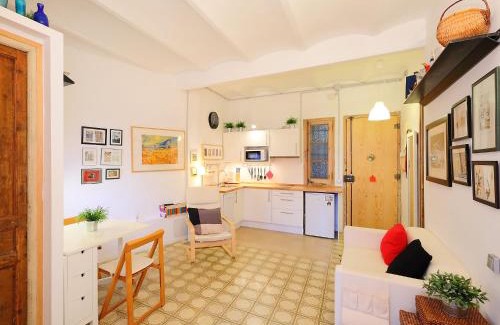 La Sagrada Familia Apartment | Apartment Eixample Dret Valencia - Cartagena by Interhome