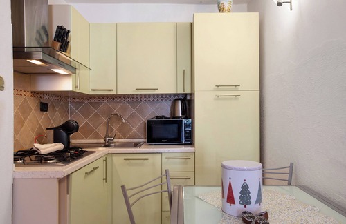 Aosta Apartment | Apartment 'Emilius' with Mountain View, Wi-Fi and Air Conditioning