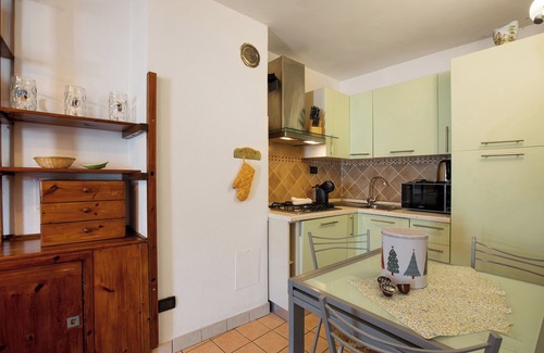 Aosta Apartment | Apartment 'Emilius' with Mountain View, Wi-Fi and Air Conditioning