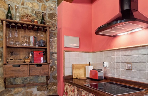 Robledo de la Guzpena Apartment | Apartment 'El Apartamento' with Mountain View, Private Terrace and Wi-Fi