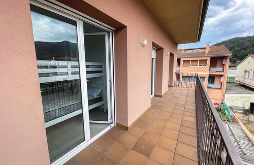 Sant Esteve d'en Bas Apartment | Apartment with mountain views