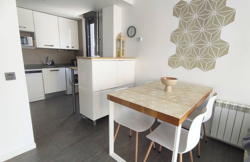 Calafell Apartment | Apartment facing the sea, Pool, Air Conditioning, Parking included, Elevator