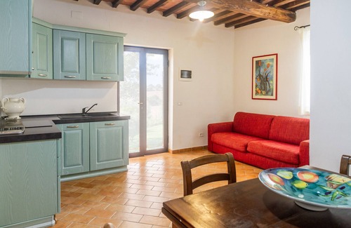 Magliano in Toscana Apartment | Apartment 'Farfalla' with Shared Pool, Wi-Fi and Air Conditioning