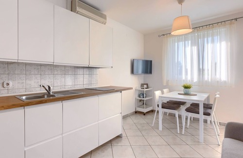 Gedici Apartment | Apartment Fiore by Interhome