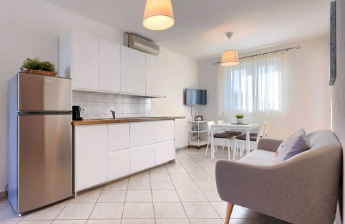 Gedici Apartment | Apartment Fiore by Interhome