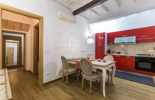 Rione XIV Borgo Apartment | Apartment FLAVIO 4 SLEEPS 80SQM