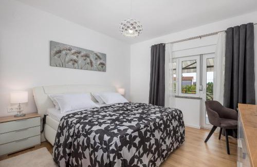 Cikovici Apartment | Apartment Flowers