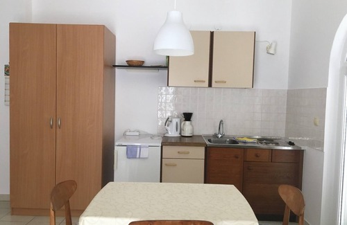 Njivice Apartment | Apartment for 2-3 people with great sea views and close to the beach