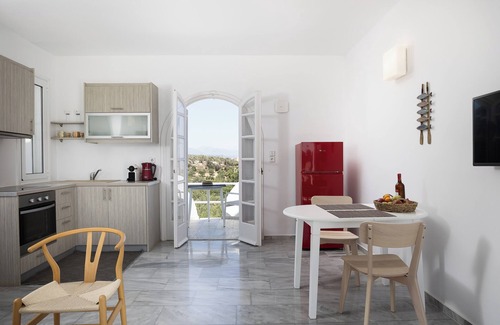 Rethymno Apartment | Apartment for 2 with wonderful seaview