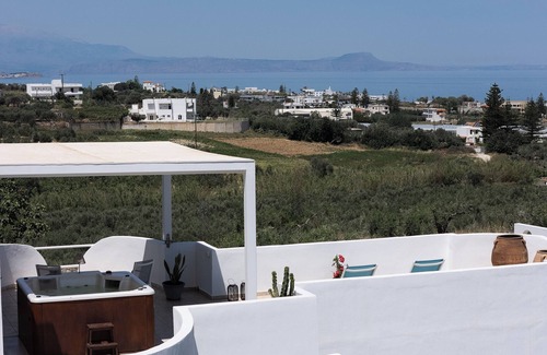 Rethymno Apartment | Apartment for 2 with wonderful seaview