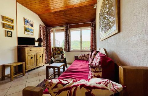 Forville Apartment | Apartment for 4 with with nice view of Briançon
