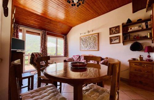 Forville Apartment | Apartment for 4 with with nice view of Briançon