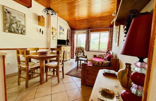 Forville Apartment | Apartment for 4 with with nice view of Briançon